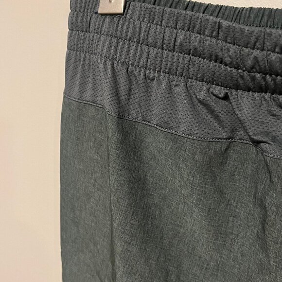 Men's DSG Olive Green athletic shorts, Drawstring, Size Large - Picture 4 of 12